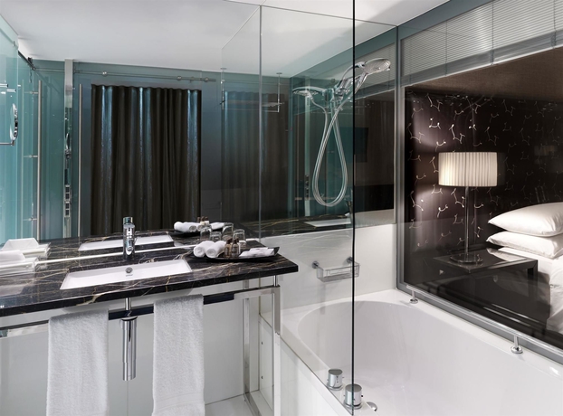 Imagen de la habitación del Hotel Sheraton Lisboa and Spa. Foto 11