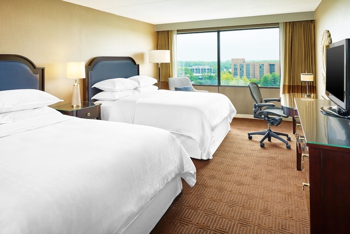 Imagen de la habitación del Hotel Sheraton Lisle Naperville. Foto 4