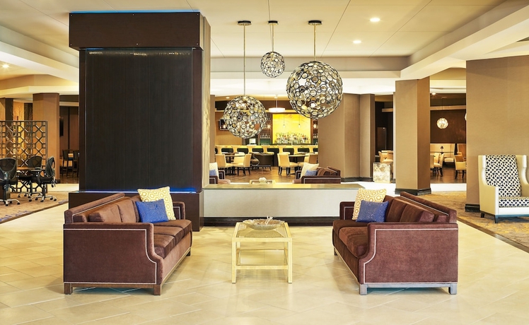 Imagen de los interiores del Hotel Sheraton Lisle Naperville. Foto 15