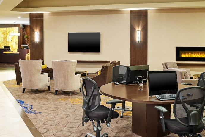 Imagen de los interiores del Hotel Sheraton Lisle Naperville. Foto 17