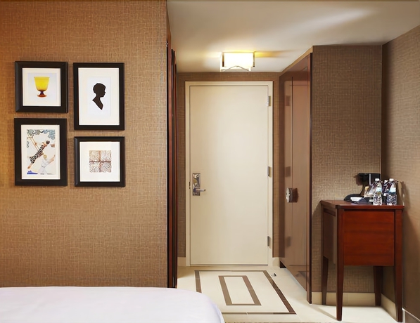 Imagen de la habitación del Hotel Sheraton Lisle Naperville. Foto 9