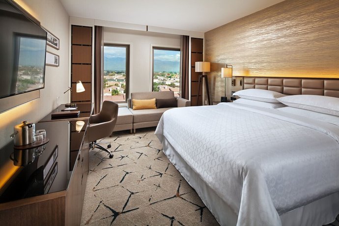 Imagen de la habitación del Hotel Sheraton Los Angeles San Gabriel. Foto 4