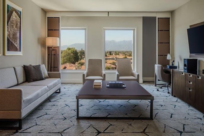 Imagen de la habitación del Hotel Sheraton Los Angeles San Gabriel. Foto 6