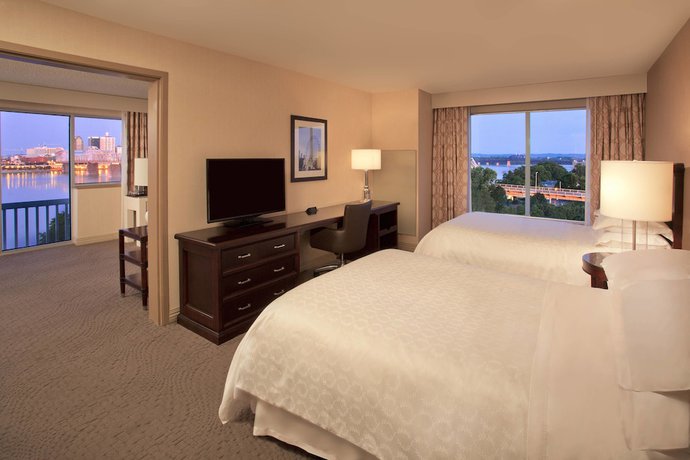 Imagen de la habitación del Hotel Sheraton Louisville Riverside. Foto 5