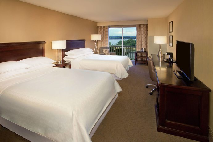 Imagen de la habitación del Hotel Sheraton Louisville Riverside. Foto 6