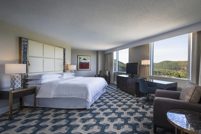 Imagen de la habitación del Hotel Sheraton Mahwah. Foto 11