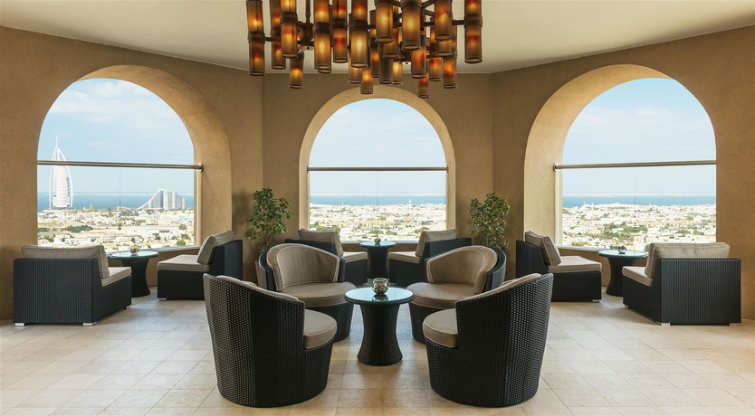 Imagen del bar/restaurante del Hotel Sheraton Mall Of The Emirates , Dubai. Foto 7