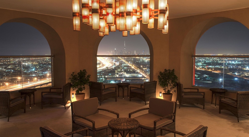 Imagen del bar/restaurante del Hotel Sheraton Mall Of The Emirates , Dubai. Foto 8