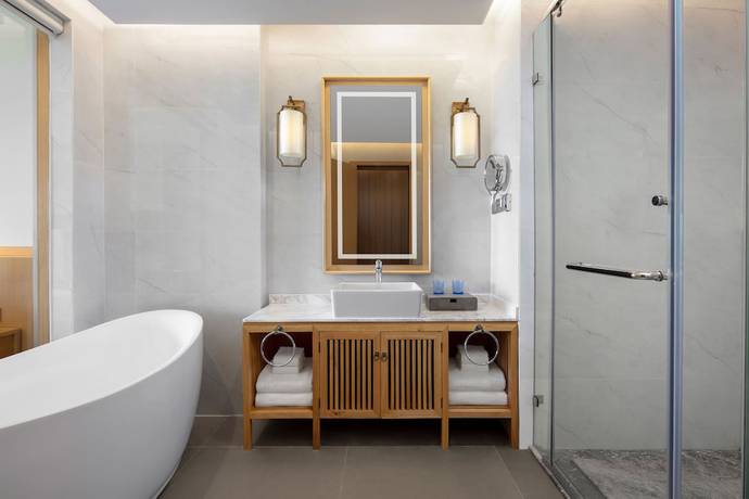 Imagen de la habitación del Hotel Sheraton Maoming Romantic Beach Resort. Foto 6