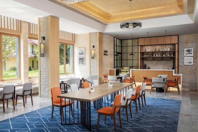 Imagen de los interiores del Hotel Sheraton Maoming Romantic Beach Resort. Foto 17