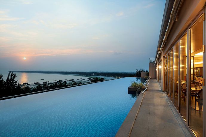 Imagen de los interiores del Hotel Sheraton Maoming Romantic Beach Resort. Foto 18