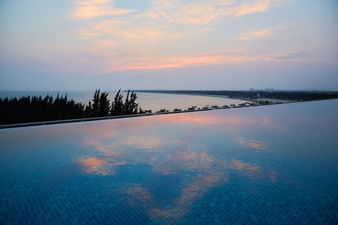 Imagen de los interiores del Hotel Sheraton Maoming Romantic Beach Resort. Foto 19