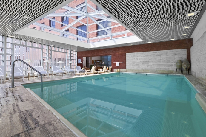 Imagen de la piscina del Hotel Sheraton Mar Del Plata. Foto 15