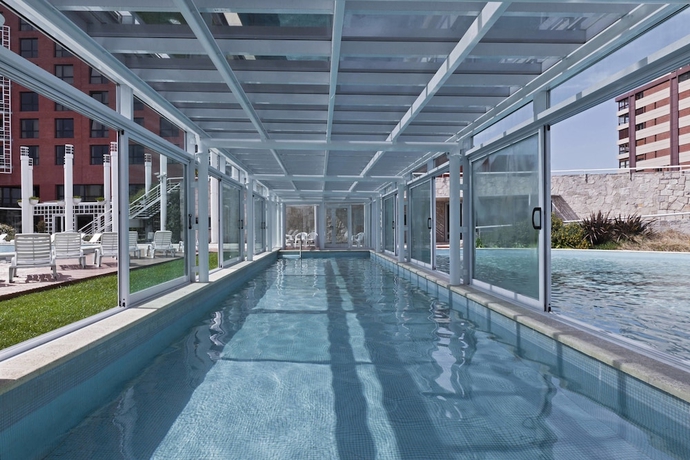 Imagen de la piscina del Hotel Sheraton Mar Del Plata. Foto 16