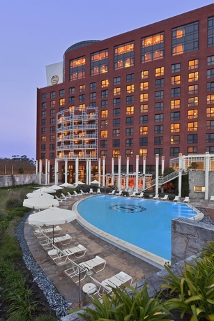Imagen de la piscina del Hotel Sheraton Mar Del Plata. Foto 17