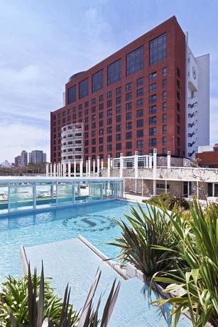 Imagen de la piscina del Hotel Sheraton Mar Del Plata. Foto 18
