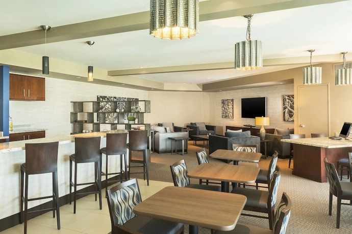 Imagen del bar/restaurante del Hotel Sheraton Mesa At Wrigleyville West. Foto 5