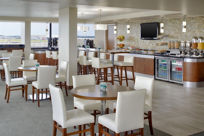 Imagen del bar/restaurante del Hotel Sheraton Miami Airport and Executive Meeting Center. Foto 4