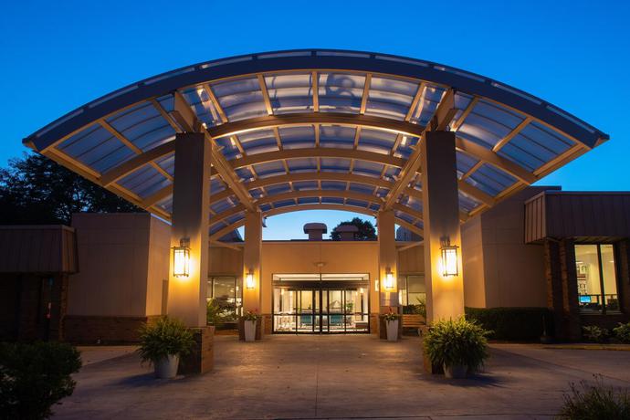 Imagen general del Hotel Sheraton Milwaukee Brookfield. Foto 4