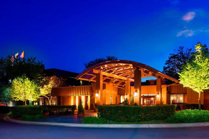 Imagen general del Hotel Sheraton Milwaukee Brookfield. Foto 19
