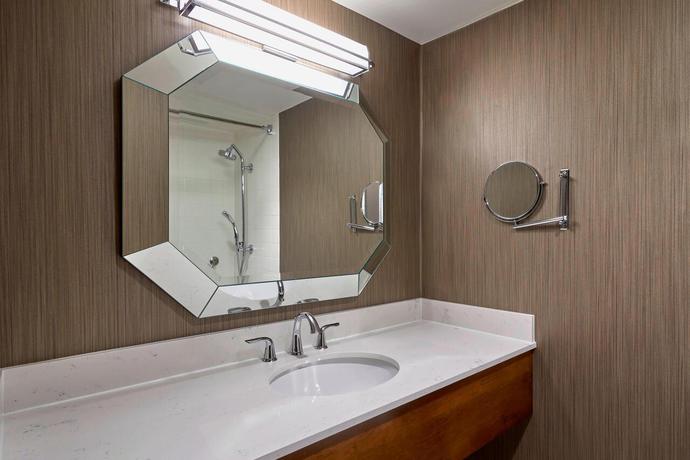 Imagen general del Hotel Sheraton Milwaukee Brookfield. Foto 7