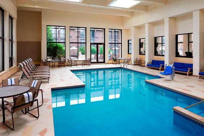 Imagen general del Hotel Sheraton Milwaukee Brookfield. Foto 13