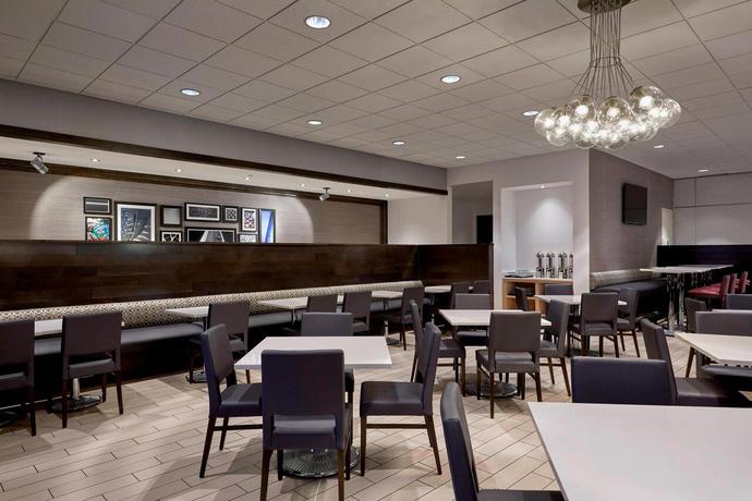 Imagen general del Hotel Sheraton Milwaukee Brookfield. Foto 15