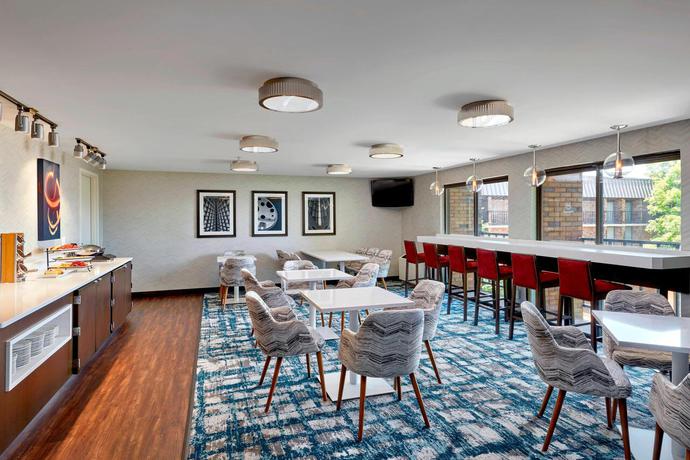 Imagen general del Hotel Sheraton Milwaukee Brookfield. Foto 16