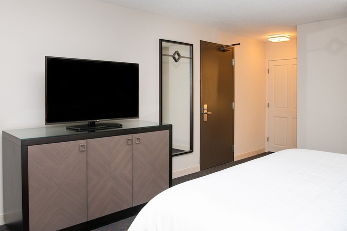 Imagen de la habitación del Hotel Sheraton Minneapolis West. Foto 4