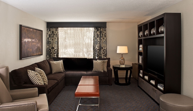 Imagen de la habitación del Hotel Sheraton Minneapolis West. Foto 10