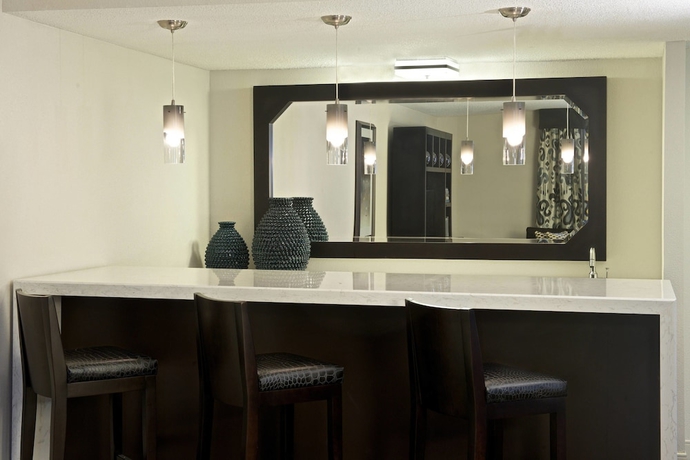 Imagen de la habitación del Hotel Sheraton Minneapolis West. Foto 13