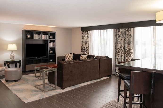 Imagen de la habitación del Hotel Sheraton Minneapolis West. Foto 14