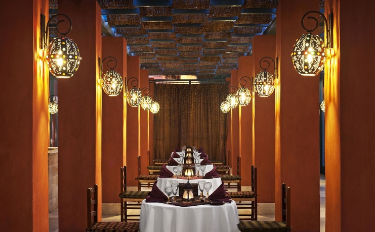 Imagen del bar/restaurante del Hotel Sheraton Miramar Resort El Gouna. Foto 8