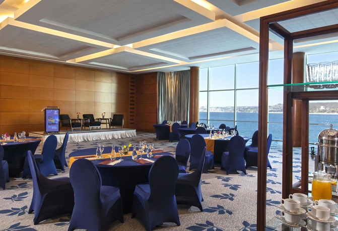 Imagen de los interiores del Hotel Sheraton Miramar and Convention Center. Foto 12