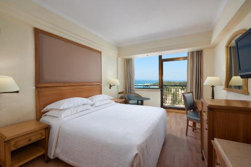 Imagen de la habitación del Hotel Sheraton Montazah. Foto 18