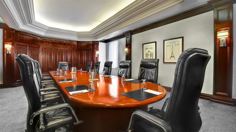 Imagen de los interiores del Hotel Sheraton Montreal Airport. Foto 10