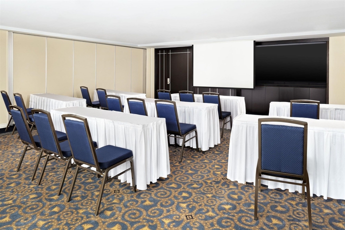 Imagen de los interiores del Hotel Sheraton Montreal Airport. Foto 11