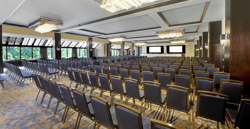 Imagen de los interiores del Hotel Sheraton Montreal Airport. Foto 14