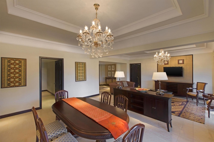 Imagen de la habitación del Hotel Sheraton Mustika Yogyakarta Resort and Spa. Foto 7