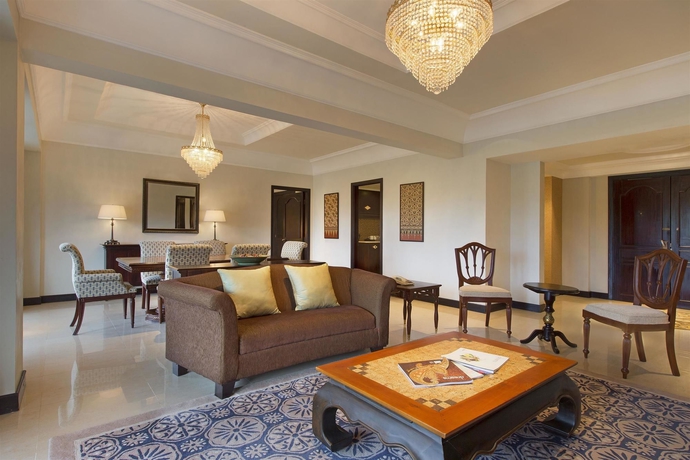 Imagen de la habitación del Hotel Sheraton Mustika Yogyakarta Resort and Spa. Foto 9