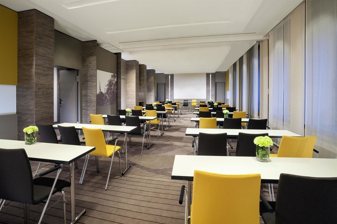 Imagen de los interiores del Hotel Sheraton München Westpark. Foto 12