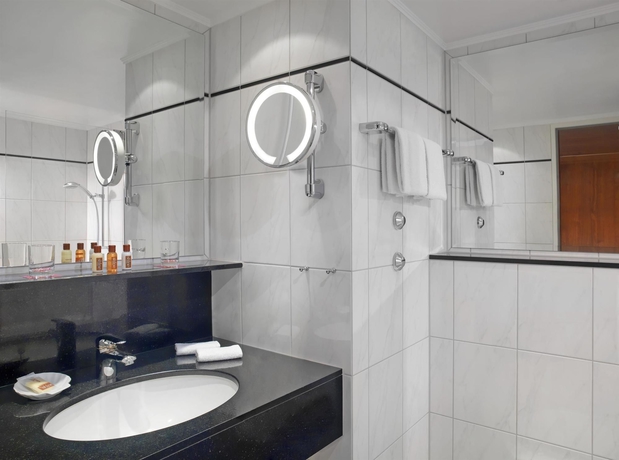 Imagen de la habitación del Hotel Sheraton München Westpark. Foto 8