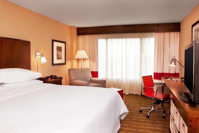 Imagen de la habitación del Hotel Sheraton Nashville Brentwood. Foto 7
