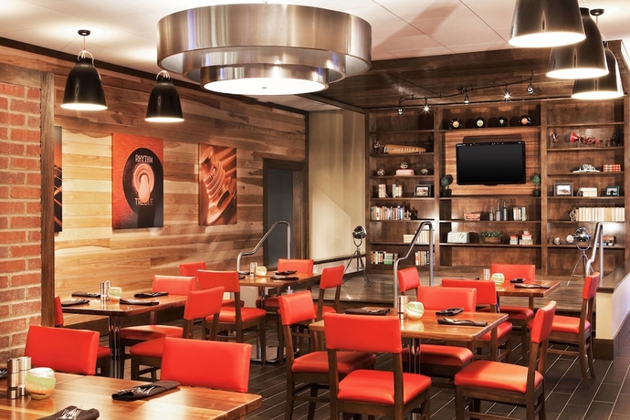 Imagen del bar/restaurante del Hotel Sheraton Nashville Brentwood. Foto 3