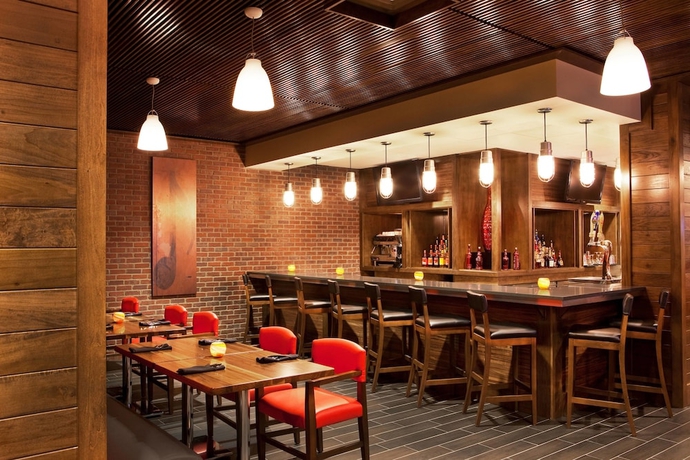 Imagen del bar/restaurante del Hotel Sheraton Nashville Brentwood. Foto 5