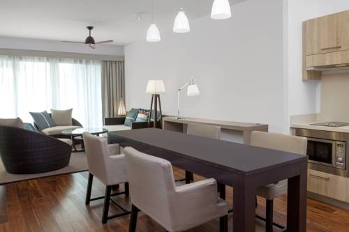 Imagen de la habitación del Hotel Sheraton New Caledonia Deva Spa and Golf Resort. Foto 3
