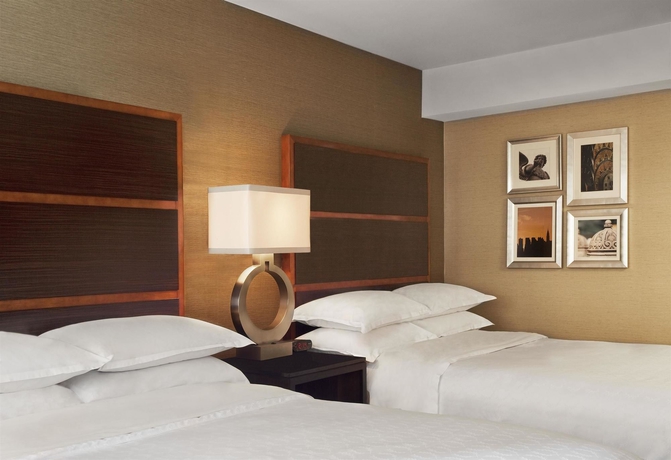 Imagen de la habitación del Hotel Sheraton New York Times Square. Foto 6
