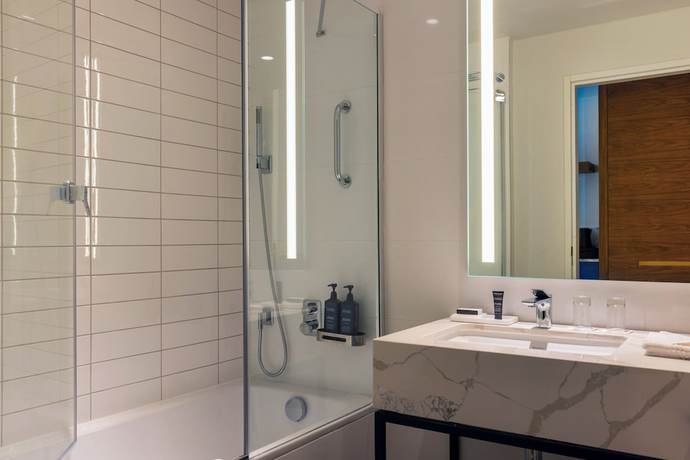 Imagen de la habitación del Hotel Sheraton Nice Airport. Foto 13