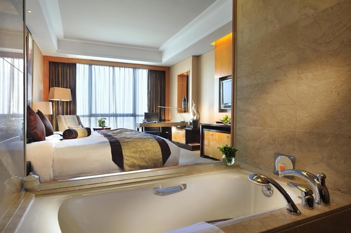 Imagen de la habitación del Hotel Sheraton Ningbo Yinzhou. Foto 9
