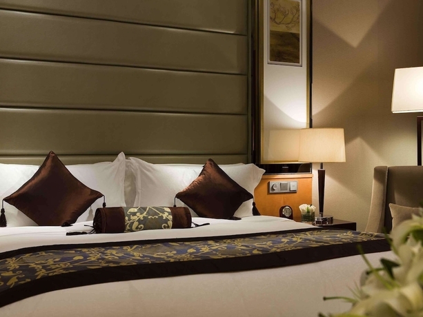 Imagen de la habitación del Hotel Sheraton Ningbo Yinzhou. Foto 14